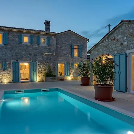 4 Flowers Villa