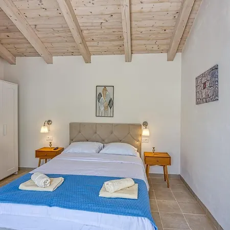 Villa 4 Flowers Selina