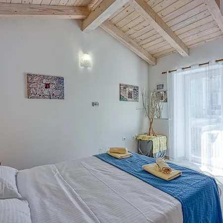 4 Flowers Villa Selina