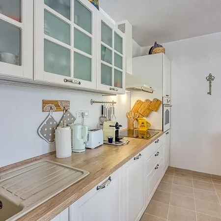 4 Flowers Villa Selina