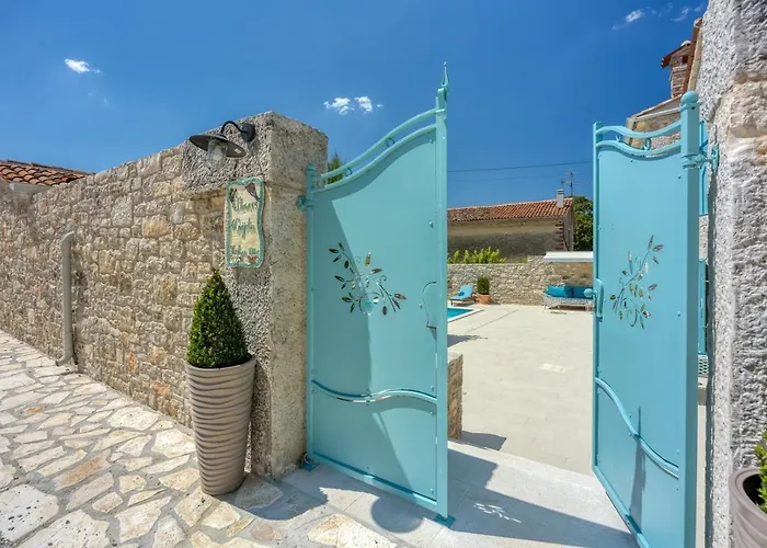 4 Flowers Vila Selina